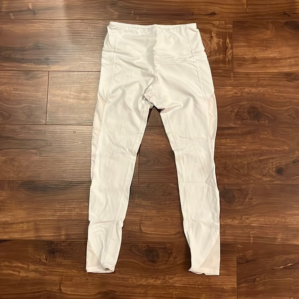 Ongasoft white workout leggings